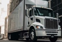 Permit-Perfection-Elevating-Your-Trucking-Enterprise-With-Ease-on-digitaldistributionhub